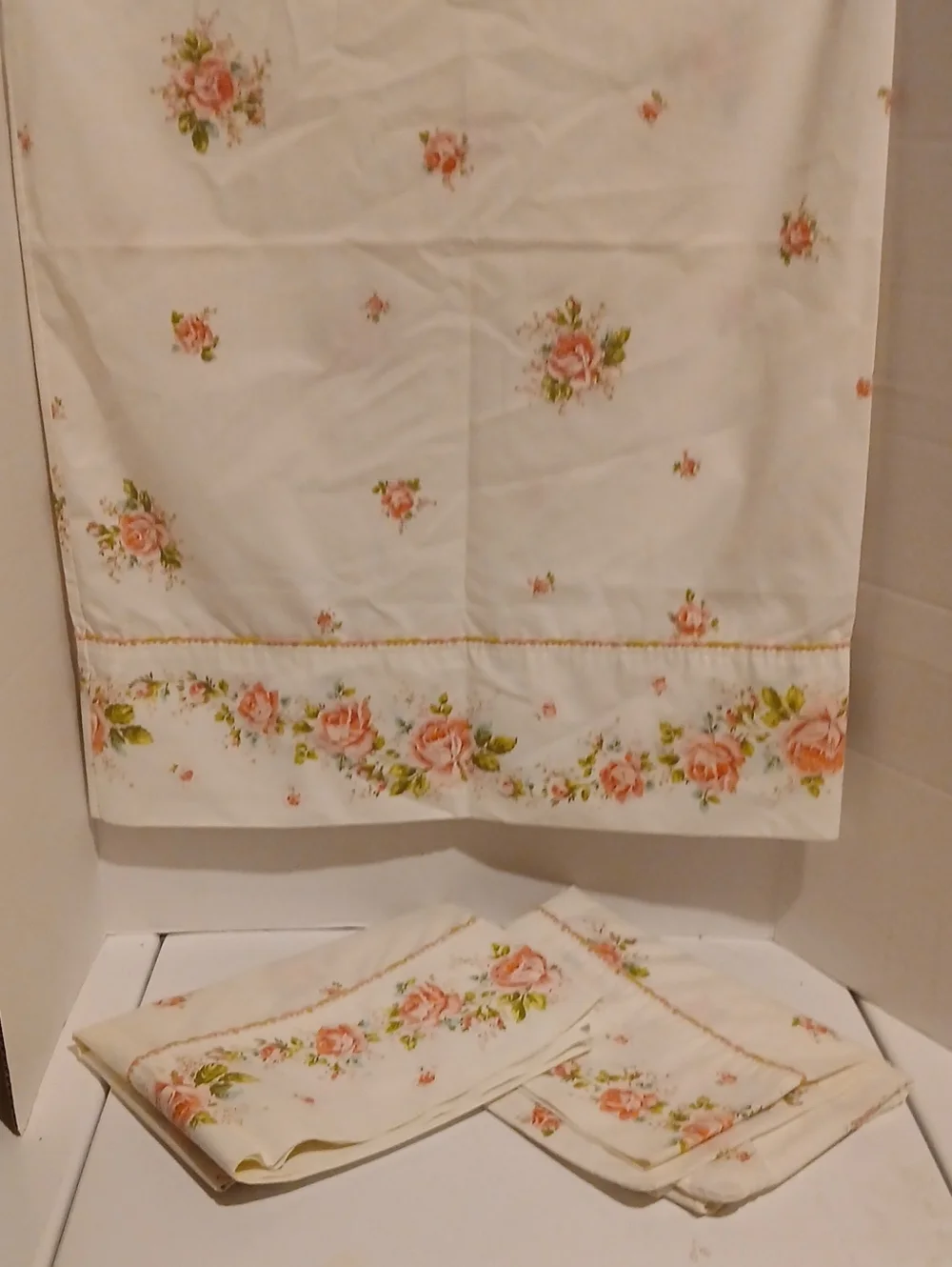 Vintage Springmaid Pillow Cases Rose Print - Pink on Cream